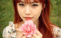 骑师与女记者马棚偷情